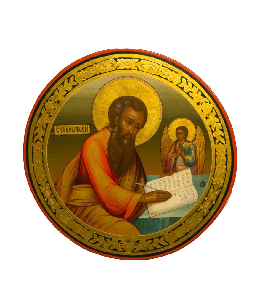 Icona russa dell’Evangelista Matteo, XIX secolo, tempera su tavola rotonda con aureola e angelo.