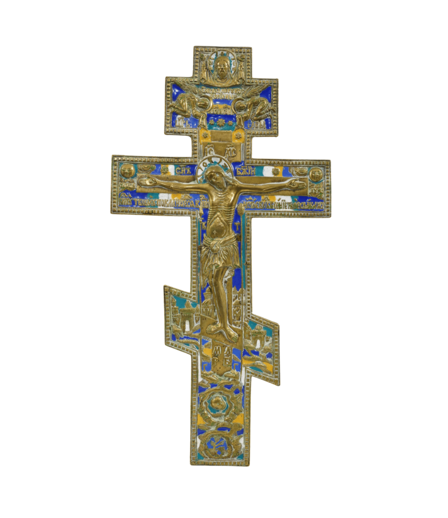 Croce artistica in bronzo e smalti, fusione di spiritualità e tradizione artigianale sacra.