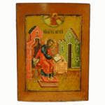 Icona russa Evangelista Matteo, Mosca inizio XIX secolo: santo seduto che scrive con leggio, pedana e angelo nel clipeo, tempera su tavola 44×33 cm