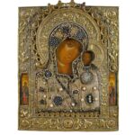 Icona russa Madre di Dio di Kazan con riza decorata, XIX secolo, Mosca, Vecchio Credenti.
