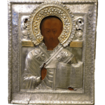 Icona russa San Nicola di Myra, tempera all’uovo su tavola con riza in argento di San Pietroburgo, XIX secolo