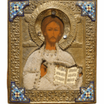 Icona russa Cristo Pantocratore con riza dorata, smalti policromi e ricamo in perle di fiume, Mosca XIX secolo.