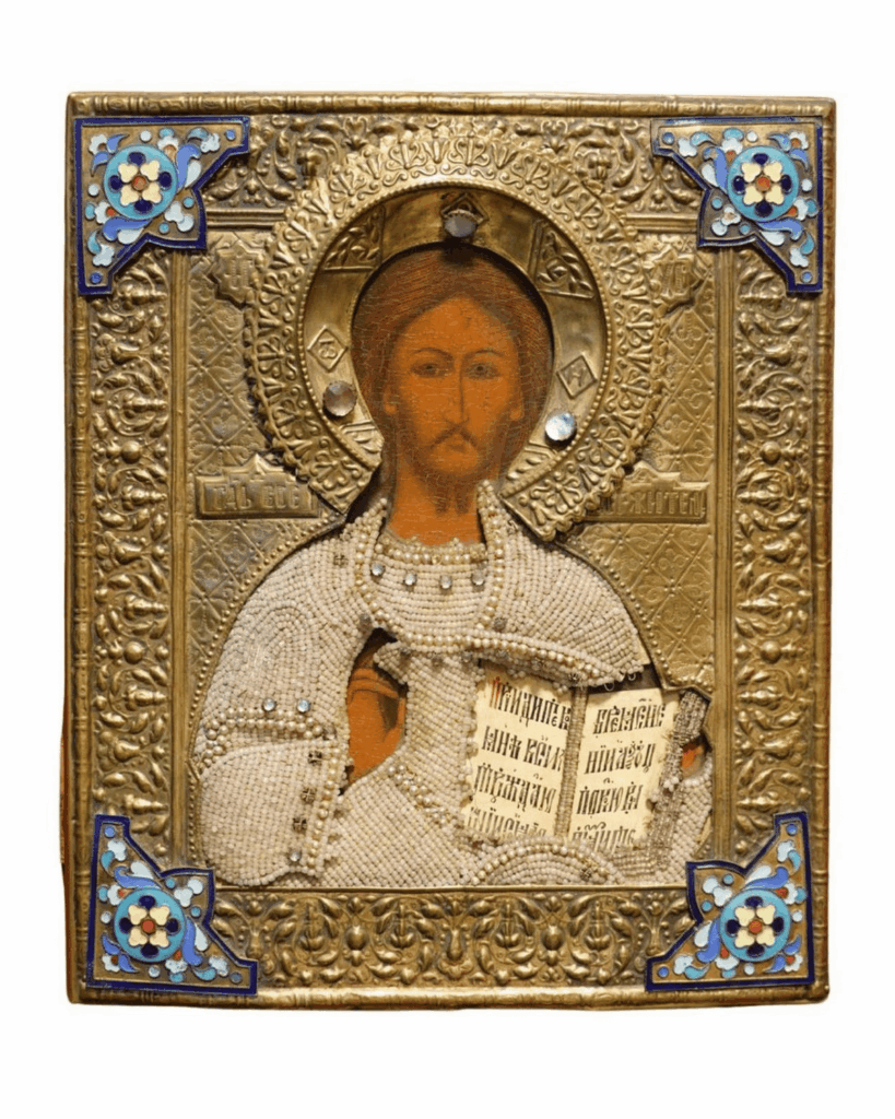 Icona russa Cristo Pantocratore con riza dorata, smalti policromi e ricamo in perle di fiume, Mosca XIX secolo.